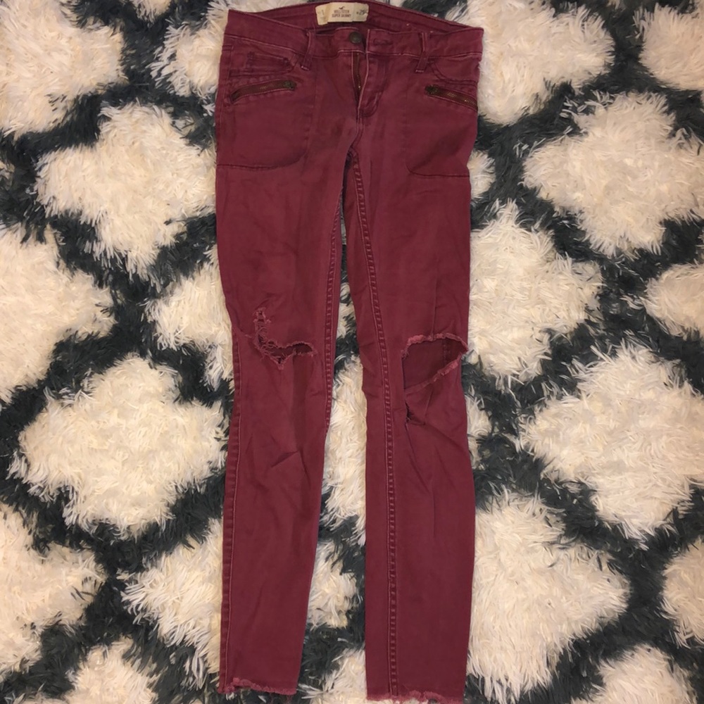 Brand new maroon colored Hollister skinny jeans.